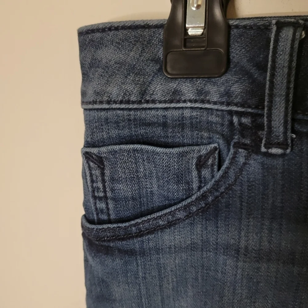 Simply Vera Vera Wang Women's Denim Jean Shorts - Size (2) - Excellent Condition